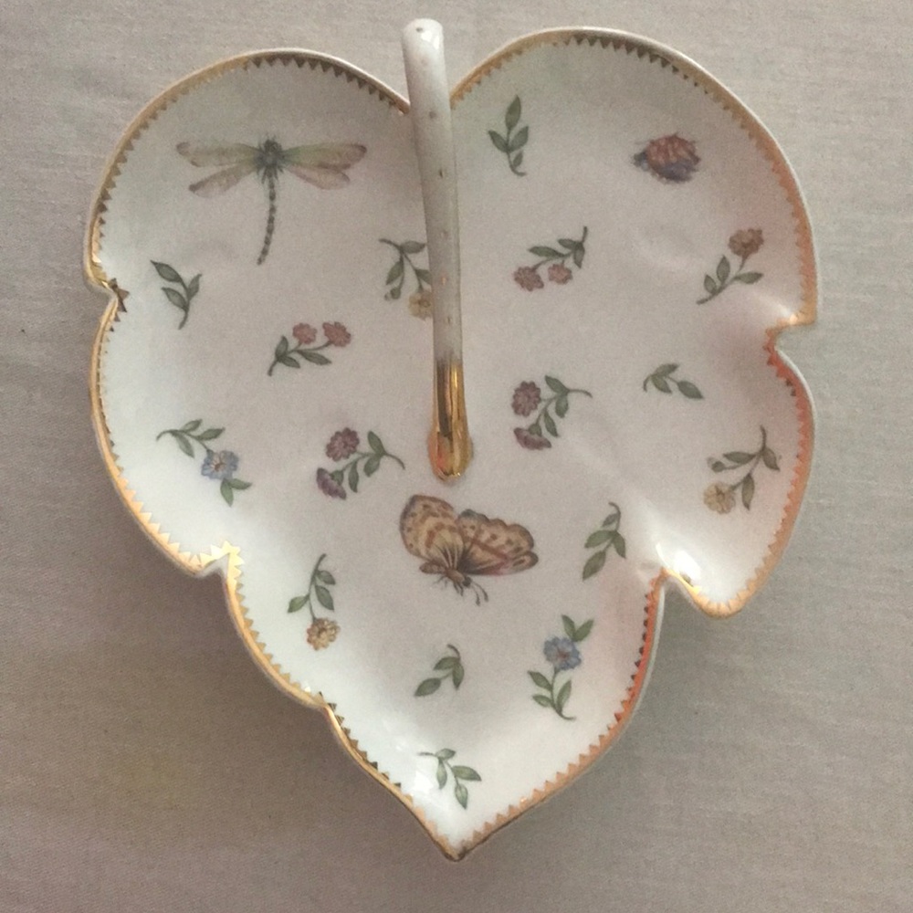 Porcelain leaf tray